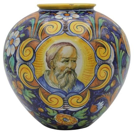 Grande coupe en majolique avec, sur le devant, un 