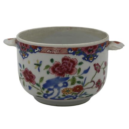 Small bowl Antique porcelain decorated with polych