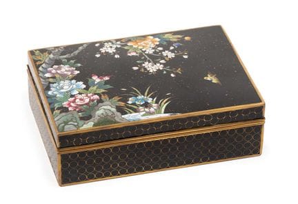 Boîte japonaise en émail cloisonné, période Meiji,