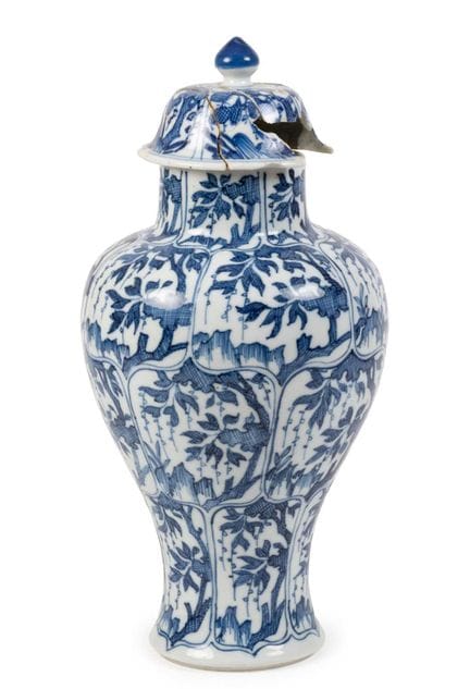 Vase chinois en porcelaine avec couvercle, de styl