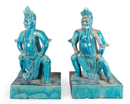 Paire de figurines chinoises en céramique émaillée