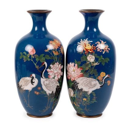 Paire de vases japonais en émail cloisonné, périod