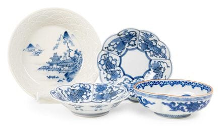 Une paire de plats en porcelaine d’Arita, XIXe siè