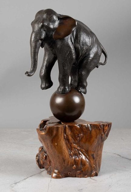 Éléphant japonais en bronze, période Meiji, modelé