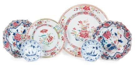 Un plat en porcelaine chinoise, de l'époque Yongzh