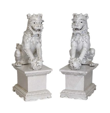 Paire de lions bouddhistes chinois en « blanc de C