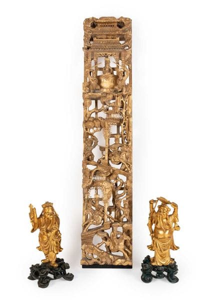 Paire de figurines chinoises en bois doré, fin du 