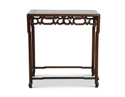 Table d'appoint chinoise en bois massif de la fin 