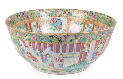 Bol à punch en porcelaine cantonaise, milieu du XI