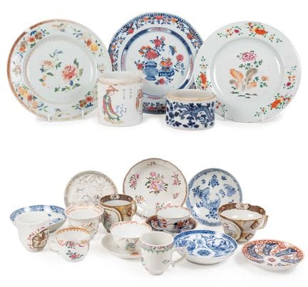 Une tasse à thé et une tasse à café en porcelaine 