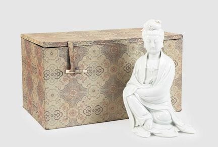 Figurine chinoise de Guanyin en « Blanc de Chine »