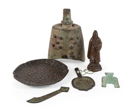 Une pièce de monnaie chinoise en bronze en forme d