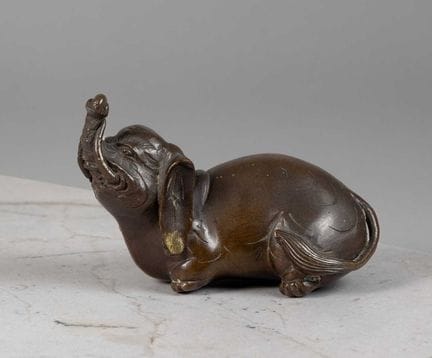 Un poids de parchemin en bronze chinois, de la fin
