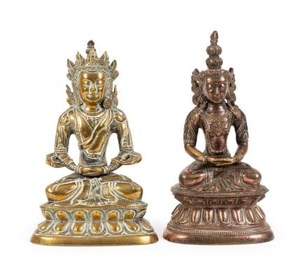 Une figurine sino-tibétaine en bronze représentant