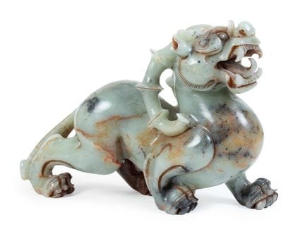 Un kylin chinois en jade, de style archaïque, debo
