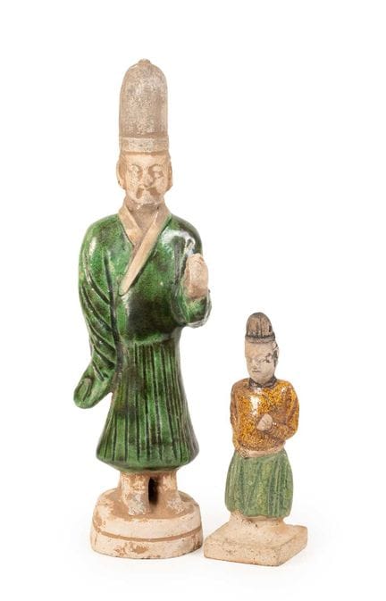 Une figurine funéraire chinoise à glaçure Sancai, 