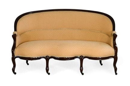 Ein dreisitziges Sofa aus dem späten 19. Jahrhunde