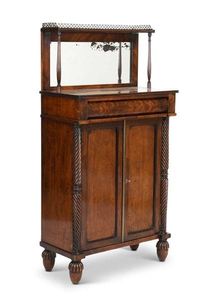 Ein Chiffonier aus Mahagoni im Regency-Stil, frühe
