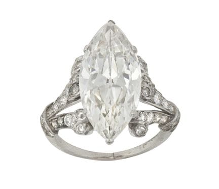 Anello con diamante: diamante dal taglio marquise 