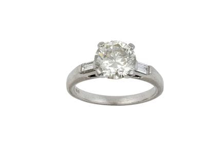 Anello solitario in platino con diamante: diamante