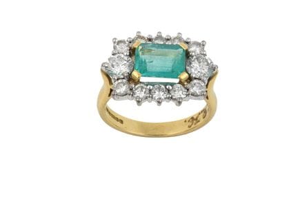 Anello a grappolo in oro 18 carati con smeraldo e 
