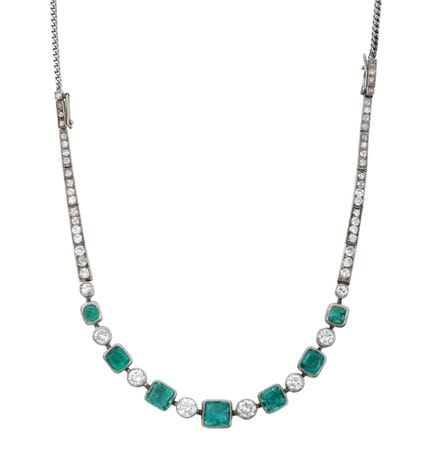 Un bracciale/collana con smeraldi e diamanti, riel