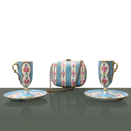 Limoges - Service en porcelaine de Limoges bleue à