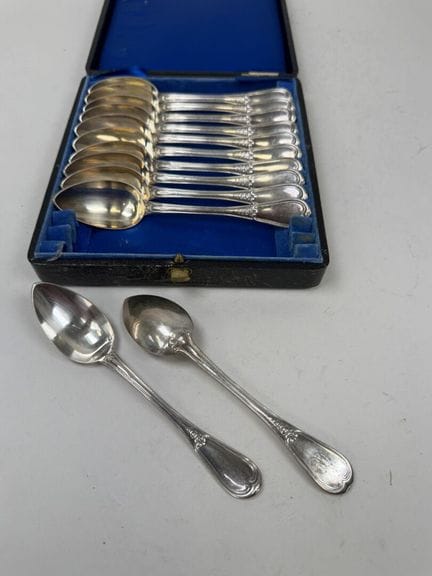 Set aus 12 kleinen Löffeln aus 950/1000er Silber, 