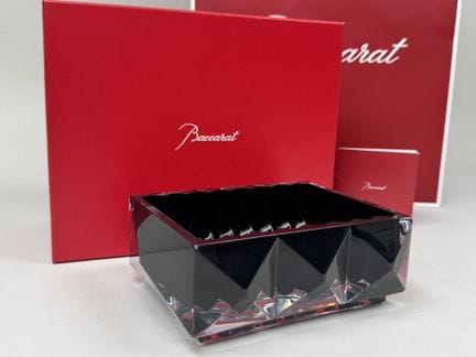 BACCARAT.
Modèle LOUXOR.
Important vide-poche en c