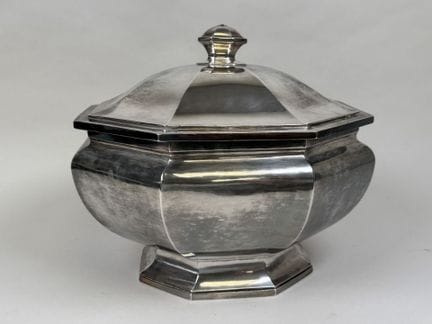 Large lidded soup tureen in 950/1000 silver, Miner