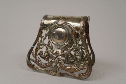 PUIFORCAT.
Spargelzange aus Silber, mit durchbroch