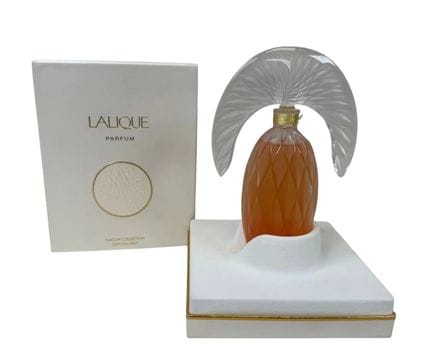 LALIQUE, Francia.
Frasco de perfume modelo «Commed
