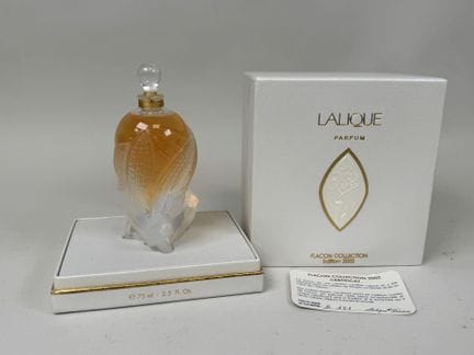 LALIQUE, Francia.
Frasco de perfume modelo «Les El