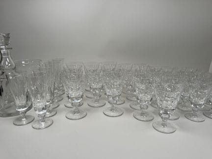 圣路易斯。
JERSEY 系列。
水晶玻璃杯套装，包括：
- 11只水杯（高14.5厘米——其中1只