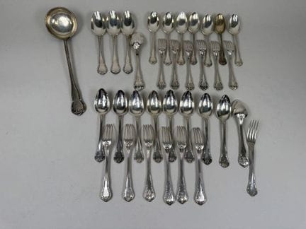 Servizio da tavola in argento 950/1000, punzone Mi