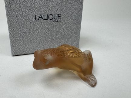 LALIQUE France.
Grenouille Sauteuse.
Petit sujet e