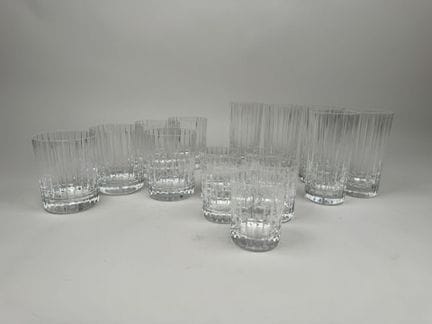 BACCARAT.
Modèle HARMONIE.
Partie de service de ve