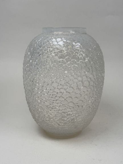 René LALIQUE (1860-1945).
Modelo «Écailles».
Jarró