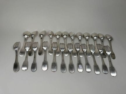12 posate in argento 950/1000, punzoni Minerva, Vi