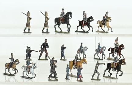 20 lead figures (3–5 cm) from various armies of Wo