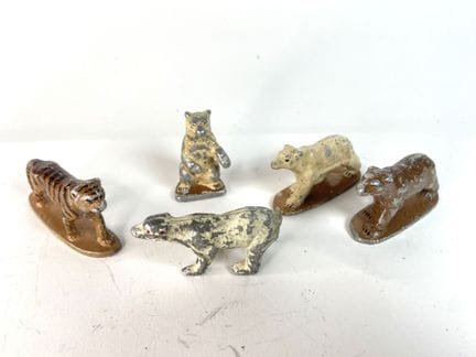 QUIRALU.
Animaux sauvages : 4 ours et un tigre en 