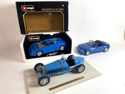 BURAGO 1/18e.
- BUGATTI EB110 (1991)
- BMW M Roads