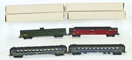 SMCF, HO, 4 voitures SNCF, tout métal, état de pré