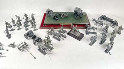 Set of pewter figurines depicting the Battle of Au