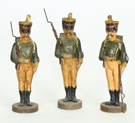 Three Grenadiers in the style of Renault or Bon Du