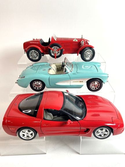 BURAGO, 1/18e.
- ALFA ROMEO 2300 Monza (1934) 
- C