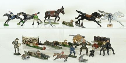 Set of 27 pieces (6–7 cm) made of lead, hollow lea