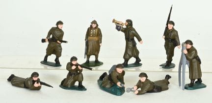 Set of 9 hollow lead soldiers (7 cm), restored, in