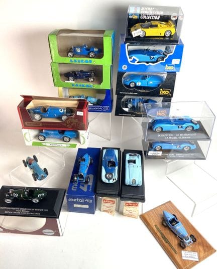 Ensemble de 17 voitures miniatures BUGATTI :
- ELI