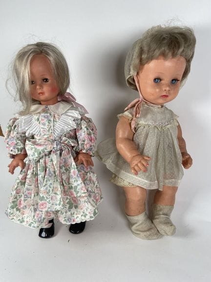 POLIFLEX (Clodrey).
- Celluloid doll with a non-fu